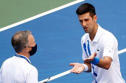 Djokovic thanh minh: 'Trọng tài có phải đi viện đâu'