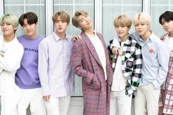 Điểm lại 5 lần chính BTS lên tiếng về chuyện 'tình sử' của mình