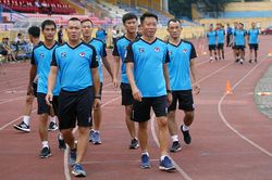 Hai trợ lý trọng tài không vượt qua bài kiểm tra thể lực