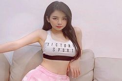 Soi gu thời trang gợi cảm của nữ DJ hot nhất 'Rap Việt'