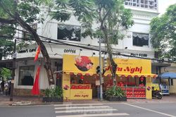 Hàng loạt tuyến phố ở Hải Phòng bị chiếm dụng bày bán bánh trung thu