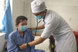 Cấp cứu 2 bệnh nhân vì sốc phản vệ do tự ý dùng thuốc