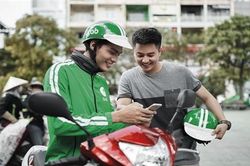 Ứng dụng đầu tiên cho thuê xe máy kèm tài xế