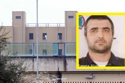 Trùm mafia ăn ngón tay của lính gác tù trong vụ xô xát