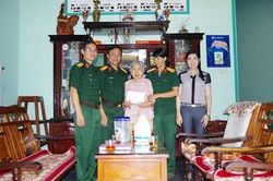 Nhờ bộ đội thông tin 132 tiếp sức, dân làng thêm no ấm