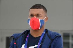 Siêu sao Kylian Mbappe dương tính với virus SARS-CoV-2