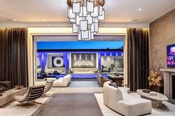 Choáng ngợp với căn biệt thự xa hoa 36,5 triệu USD của Kylie Jenner