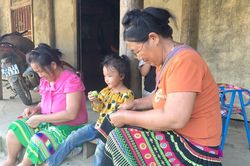 'Đúa tư'của phụ nữ Mông