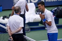 CĐV của tay vợt Djokovic dọa giết nữ trọng tài