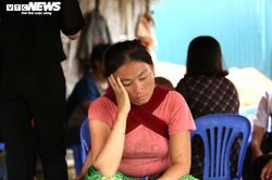 Sập cổng trường đè chết 3 học sinh: Xót thương người mẹ câm 2 năm mất 2 con gái