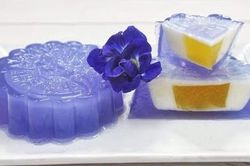 Bánh Trung Thu thạch hoa đậu biếc
