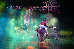 'Trại hoa vàng' lên sân khấu kịch