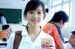 Cuộc đời nữ sinh thay đổi ngoạn mục nhờ bức ảnh chụp trong lớp học