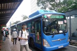 TP.HCM: Cần giải pháp đồng bộ để hút HS đến với xe buýt