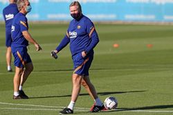 Koeman đưa Messi và Barca vào quy củ, cả đội khóc thét