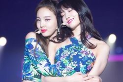 Ha Seung Jin xin lỗi vì chế nhạo thành viên TWICE