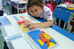 Xong lớp 1 mà chưa đọc thông, viết thạo coi như chưa được giáo dục