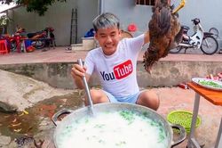 Nấu cháo gà còn nguyên lông, con trai Bà Tân Vlog bị phạt 7,5 triệu đồng