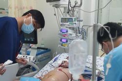 Cứu sống bé trai bị sốt xuất huyết suy đa cơ quan