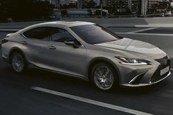 Lexus ES 300h Premium Edition được ra mắt