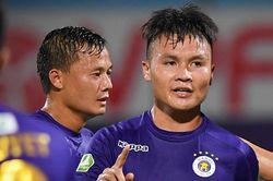 Quang Hải ghi bàn sau đường chuyền của Văn Quyết