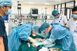 Sốc phản vệ, ngừng tim 60 phút vẫn được cứu sống