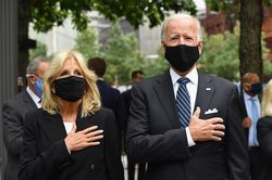 TT Trump và ông Biden tạm gác ganh đua trong ngày 11/9