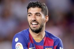 Suarez bị loại khỏi đội hình Barca