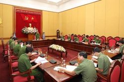 Nâng cao công tác vận động đầu thú và thanh loại đối tượng truy nã