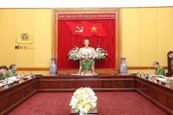 Vận động được hơn 1.200 đối tượng truy nã ra đầu thú