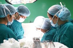 Dù đã đặt vòng nhưng người phụ nữ vẫn có thai ngoài tử cung, nằm trong ổ bụng