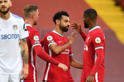 Salah 'nổ' hat-trick, Liverpool thắng siêu kịch tính