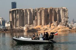 Lại phát hiện hàng tấn ammonium nitrate tại cảng Beirut