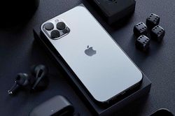 Nhà sản xuất ốp lưng xác nhận thiết kế thật của iPhone 12