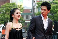 Diễn viên Jang Seong Won - anh trai Jang Nara kết hôn: Khi nào 'nàng thơ' mới chịu lấy chồng dù đã 40?