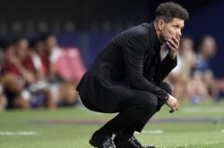 Bóng đá hôm nay 13/9: Simeone nhiễm Covid-19. Real 'bật đèn xanh' cho MU mua Reguilon