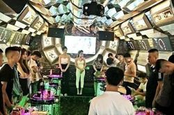 Hà Tĩnh: Phát hiện 13 nam nữ 'bay lắc' trong quán Karaoke