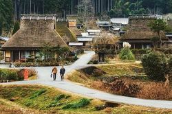 Ngôi làng mái tranh tuyệt đẹp hàng trăm năm tuổi ở Nhật Bản