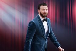 Instagram của tài tử Chris Evans tăng follow vùn vụt, lý do đằng sau mới thật sự bất ngờ