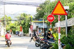 Biển báo giao thông lắp ngược