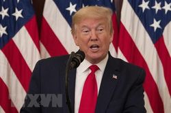 Tổng thống Mỹ Donald Trump ký sắc lệnh hành pháp hạ giá thuốc