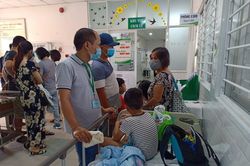 Thêm nhiều học sinh và giáo viên trường Bình Trưng Đông nhập viện