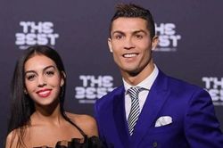 Ronaldo chi gần 800.000 USD mua nhẫn đính hôn