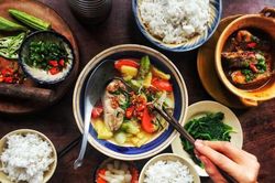 Những thực phẩm người mắc ung thư nên ăn và 'cấm động đũa'