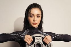 Bị đặt lên 'bàn cân' cùng Ngô Thanh Vân vì danh xưng 'đả nữ thế hệ mới', MLee lên tiếng
