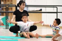 Yoga kết hợp kể chuyện, tại sao không?