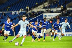Thắng đậm Brighton, Chelsea khởi đầu suôn sẻ ở Ngoại hạng Anh