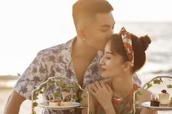 Năm 22 tuổi, Phan Hiển đã tặng Khánh Thi nhẫn kim cương giá 500 triệu đồng