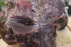 Quảng Ngãi: Lặn phát hiện khối đá nghi long diên hương quý hiếm
