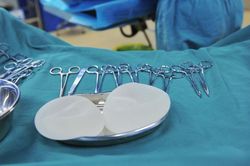 Bị vỡ túi silicon, người phụ nữ phát hiện u ở ngực